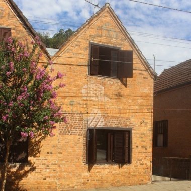 Casa histórica na Vila do Operários com 3 quartos para Venda no bairro Galópolis em Caxias do Sul