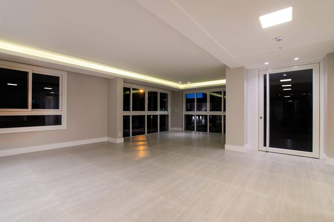 RBR IMÓVEIS - VENDE PALAZZO CATENA ALTA - 3 SUÍTES NO ALTOS DO JUVENIL