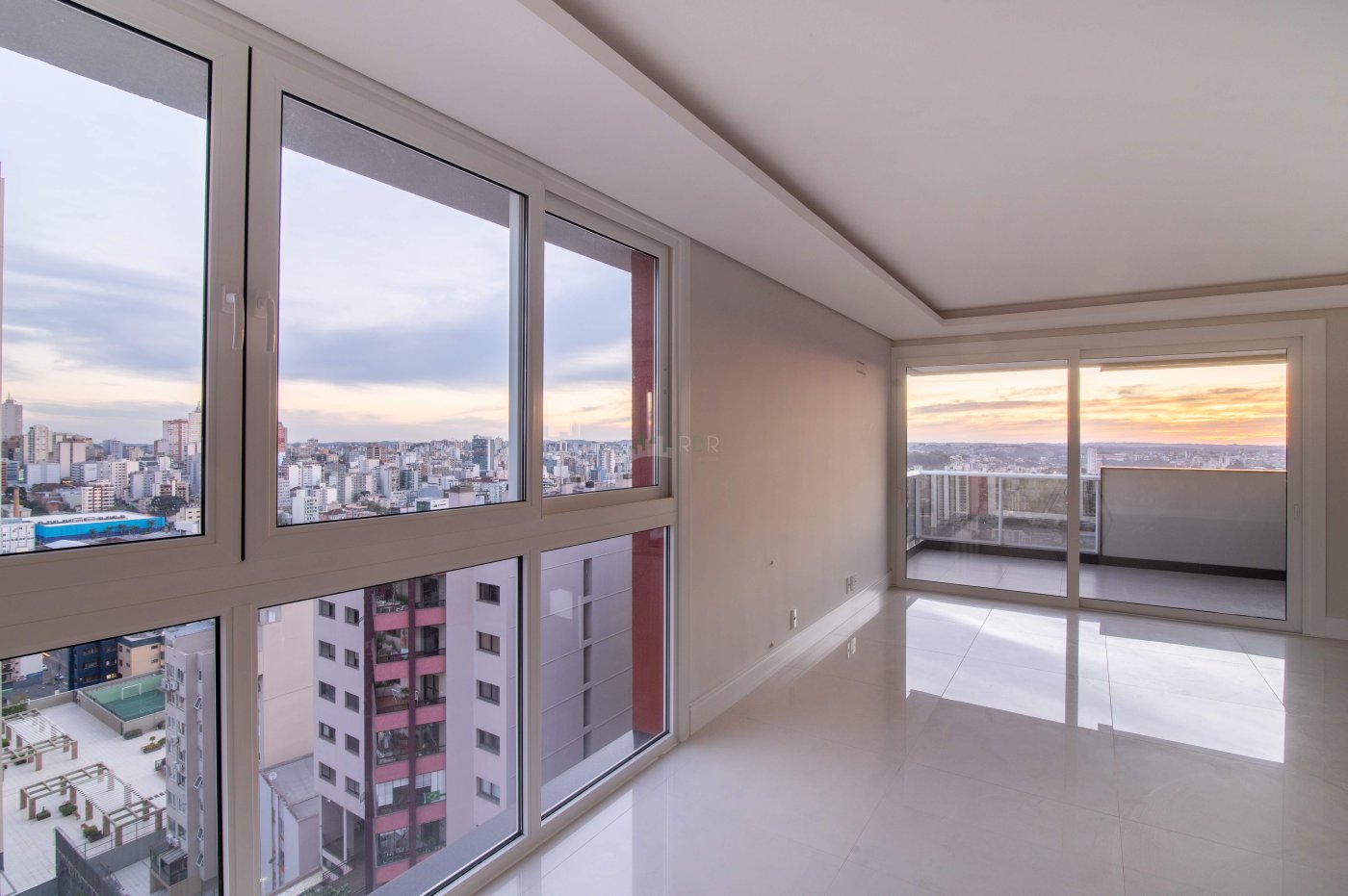 RBR IMÓVEIS - VENDE PALAZZO CATENA ALTA - 3 SUÍTES NO ALTOS DO JUVENIL